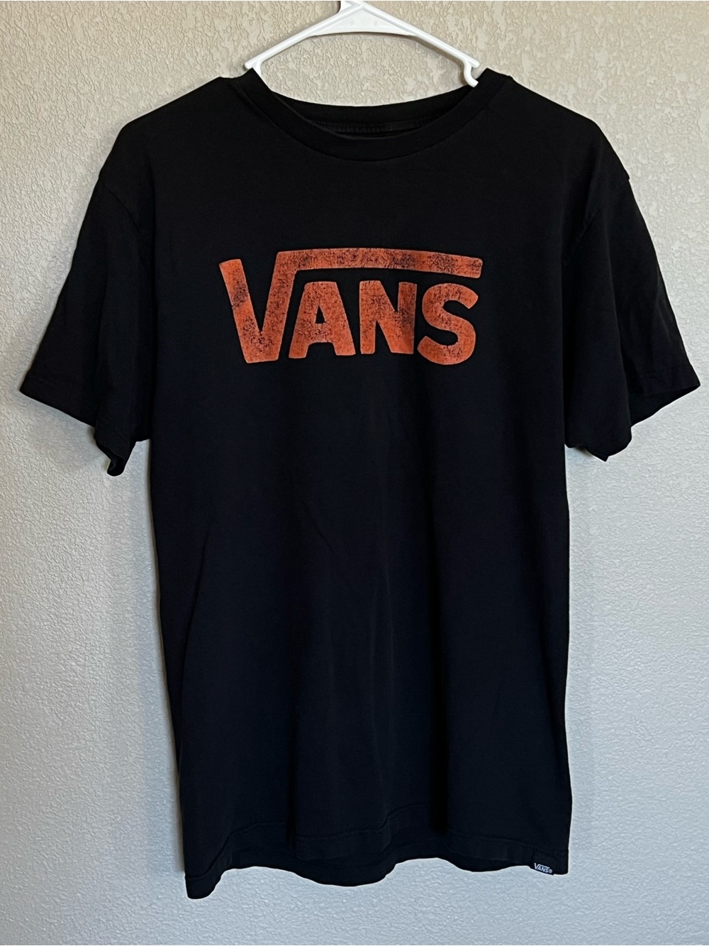 Vans Men’s Black Short-Sleeve Tee with Distressed Red Logo Gorpcore Streetwear
